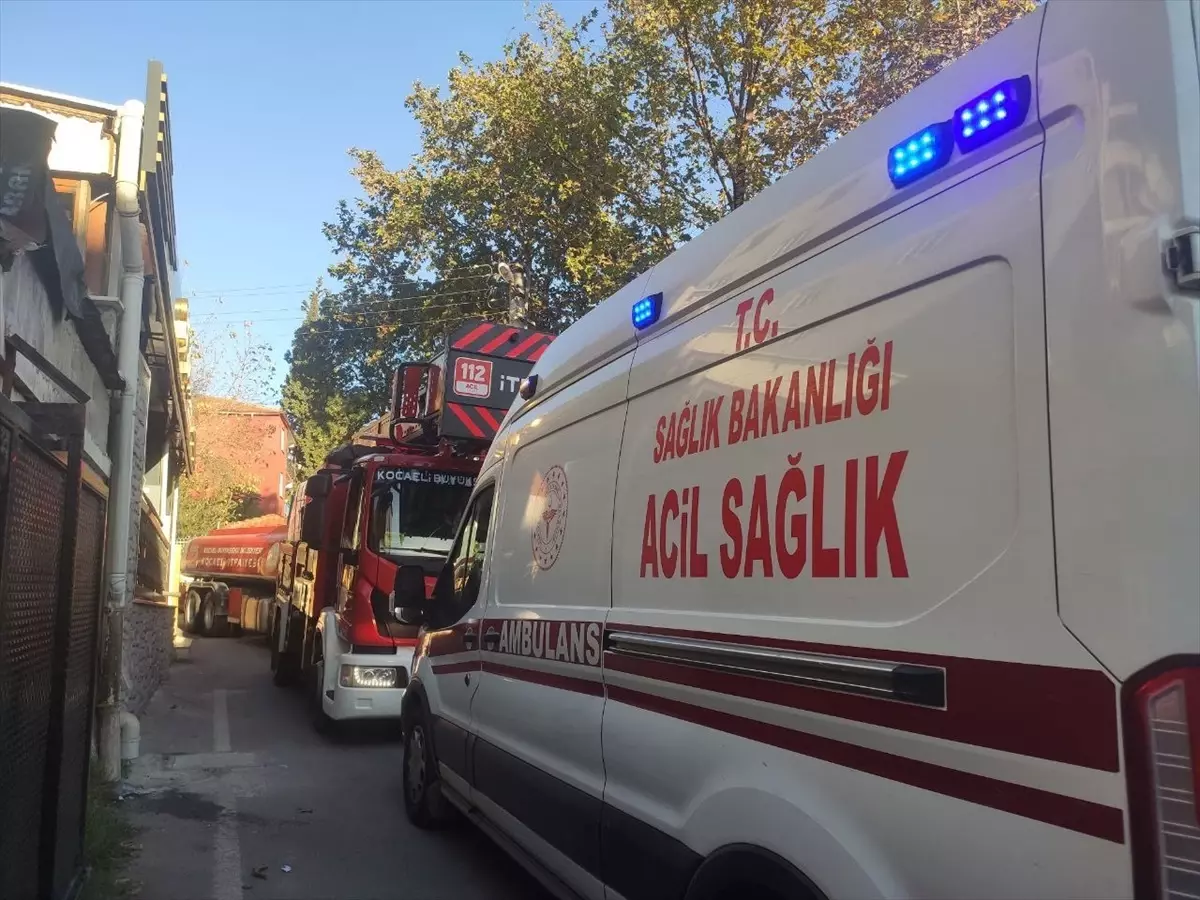 dilovasinda apartman yangini KNxX64sE