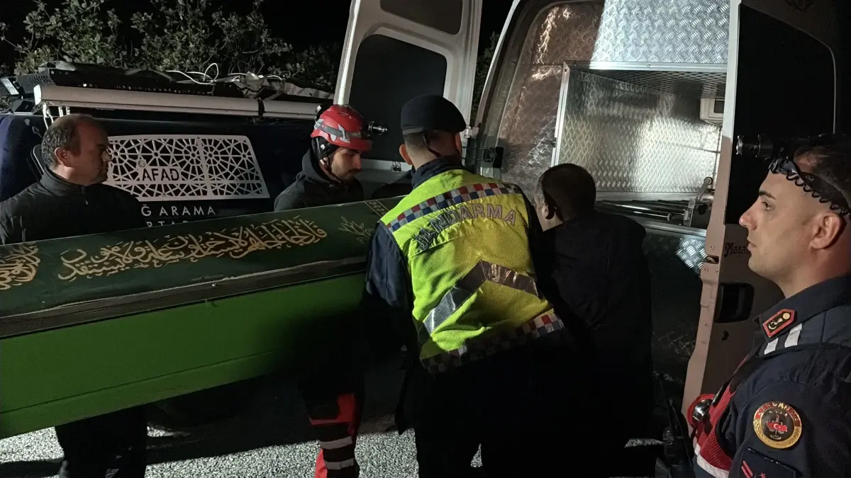 sivasta feci kaza 4 olu jshXrE5F