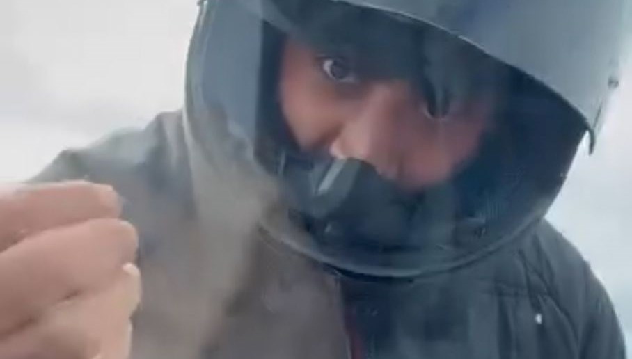 yol verme tartismasinda kadin avukatin aracini yumrukladi vvnFD11y