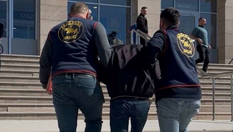 25 yil kesinlesmis hapis cezasi var firari hukumlu yakalandi SdpVLffV.jpg