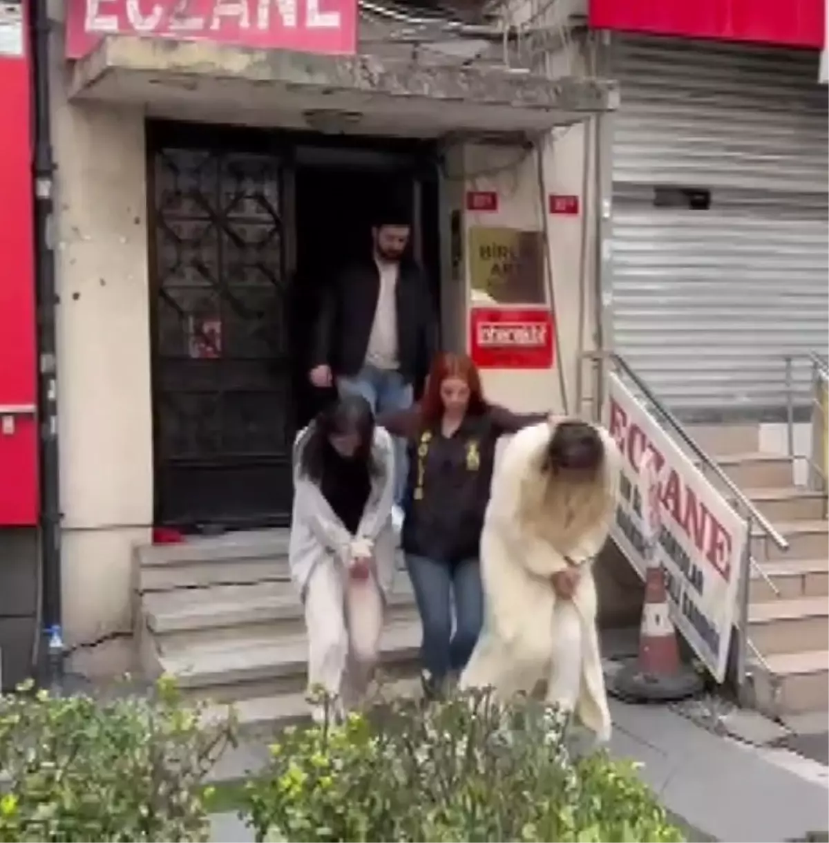 istanbul merkezli fuhus operasyonu 20 gozalti 16 tutuklama Nmrz9yRI.jpg