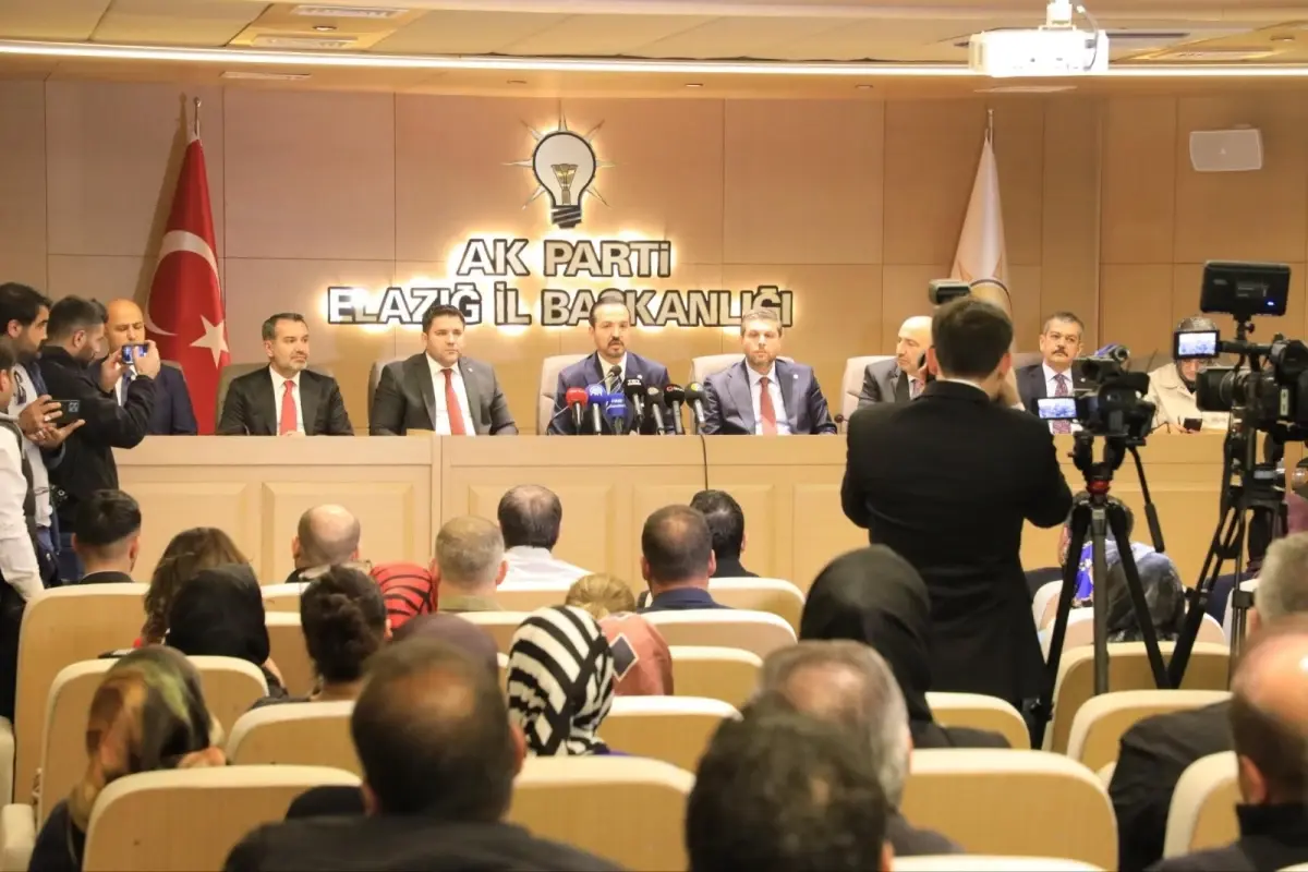 kursad zorlu ana muhalefet populizme ve sikayet siyasetine odaglandi yWUC3jUS.jpg