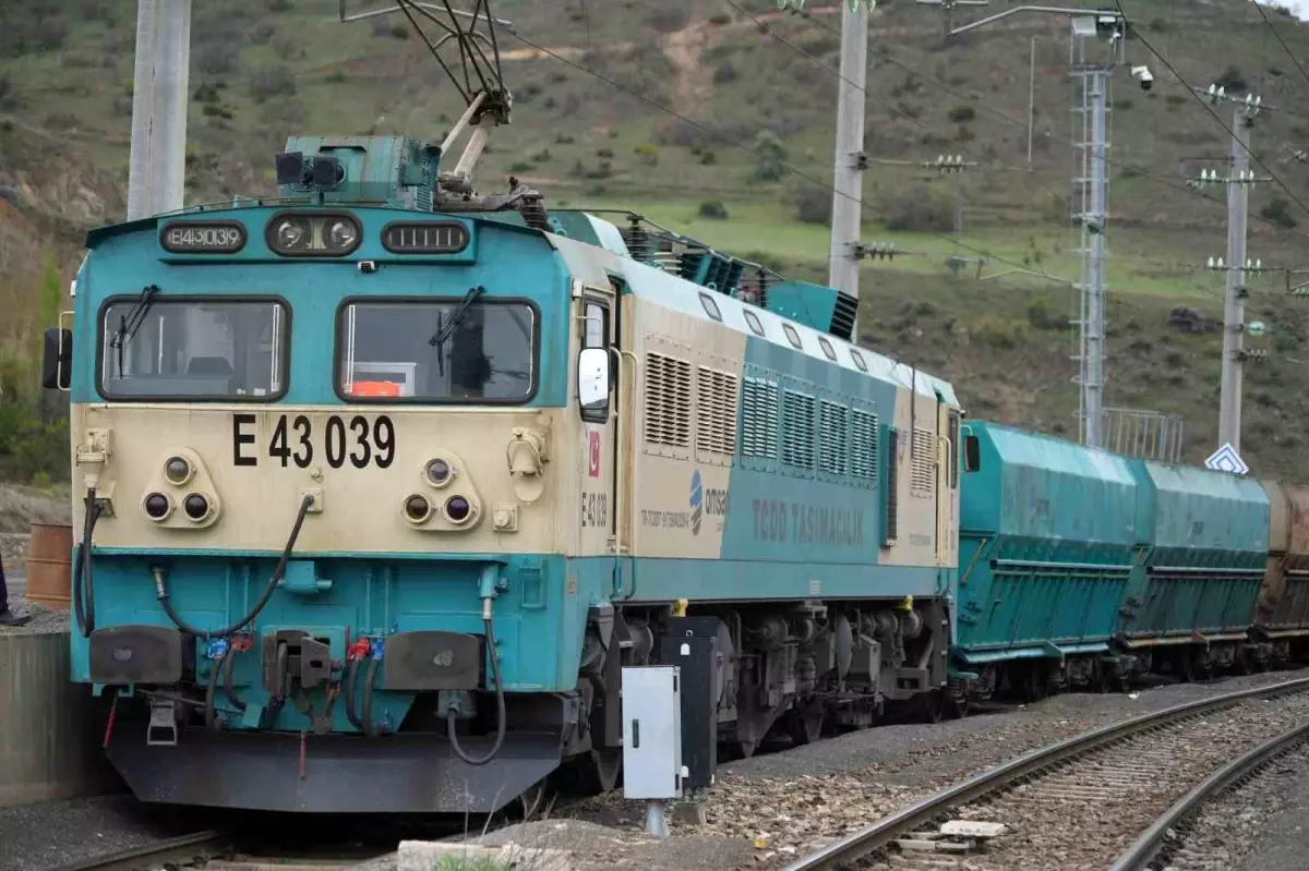 malatya golbasi narli nurdagi demiryolu hatti yeniden hizmete acildi lPCKGCgP.jpg