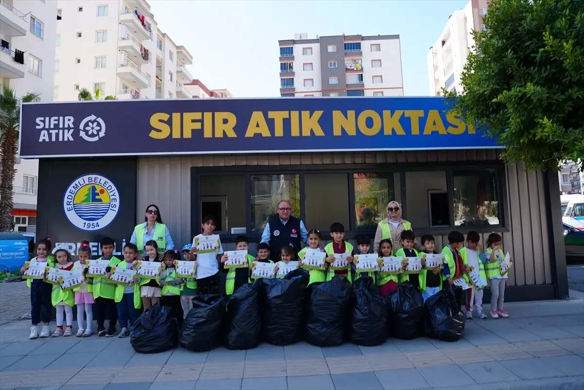 mersinde doga mufettisleri projesi kapsaminda ogrenciler cop topladi IVHy1izQ.jpg