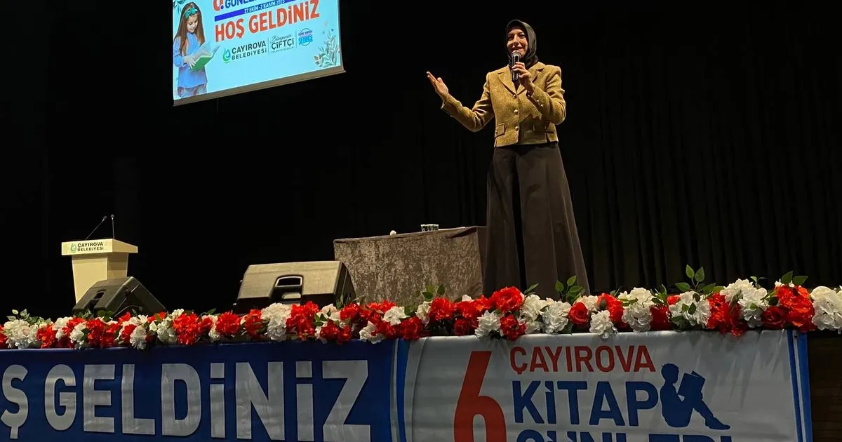 merve gulcemal cayirovali okurlariyla bir araya geldi EhuB9xAq.webp