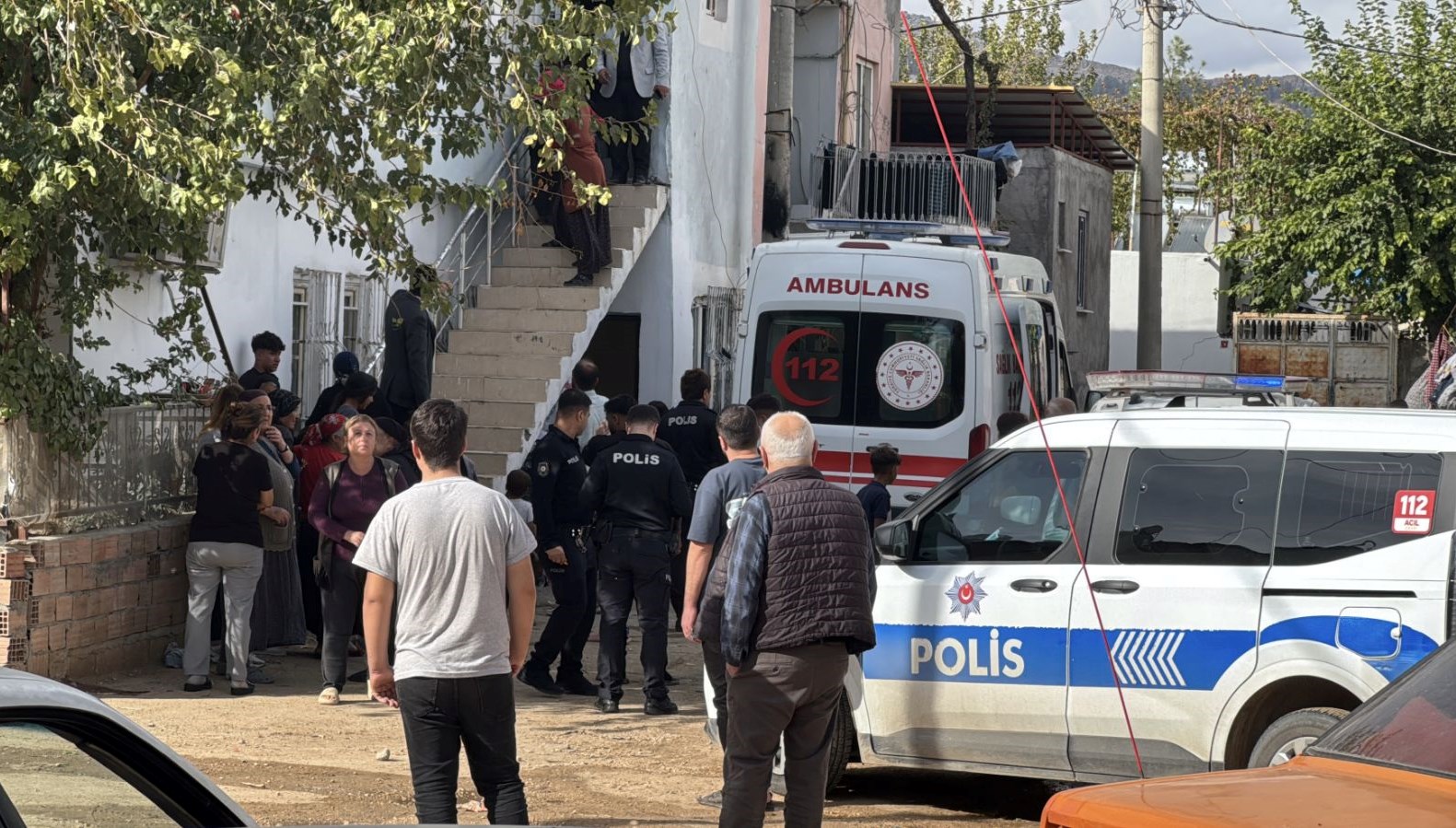 once birlikte yasadigi kadini oldurmeye calisti sonra intihar etti y4ymCvZO.jpg