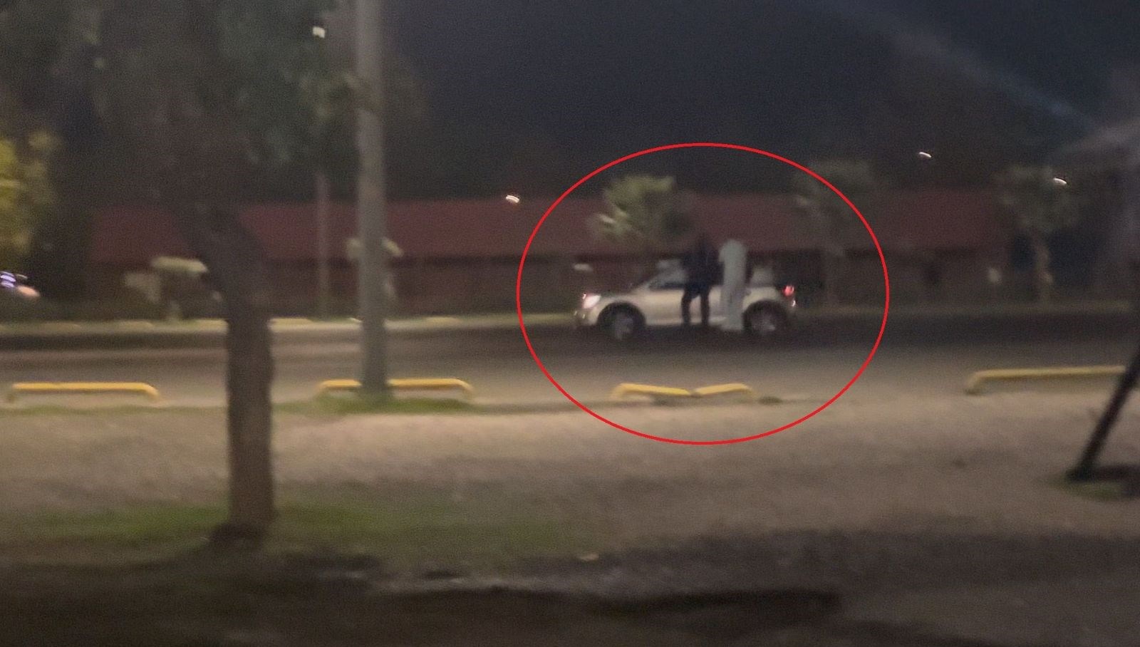 samsunda kazaya davetiye hareket halindeki aracin uzerine ciktilar lkfBfxBT