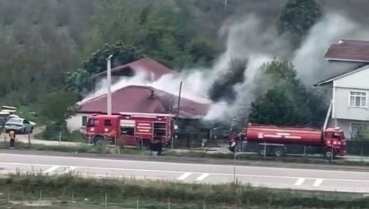 yanginda tek katli ev kullanilamaz hale geldi ahDF3biu