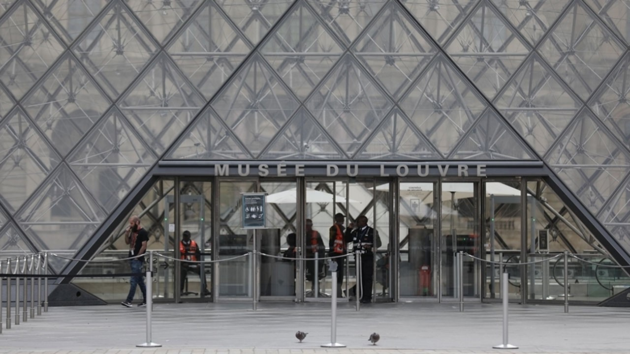 louvre muzesi soygununda skandal guvenlik sifresi louvre cikti wptH7YK8.jpg